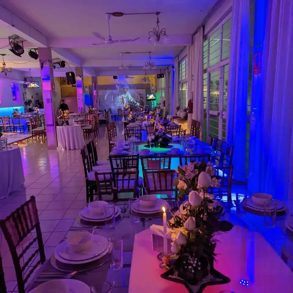 Ambiente en Princess Salón & Jardín