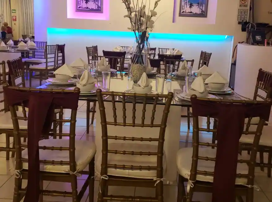 Zona jardín con carpa